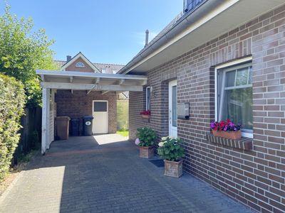 Hooksiel: Modernes Wohnen in begehrter Wohnlage - Neuwertige  Doppelhaushälfte mit 3 Schlafzimmern!