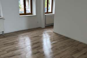Frisch renovierte 2-Zimmer Wohnung mit Balkon und Stellplatz