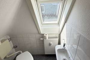Charmante 2-Zimmer-Dachgeschosswohnung im ruhigen 3-Familienhaus in Essen – Beisenstraße 3, 45327 Katernberg, Essen – Vorschaubild 9