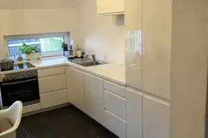 Traumhafte Dachgeschoss-Maisonette: Vielseitig nutzbar für Wohnen und Arbeiten! – Luegallee 10, 40545 Düsseldorf – Vorschaubild 8