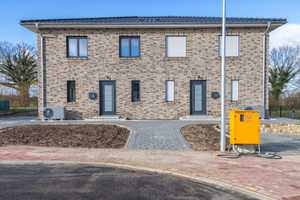 Moderne Doppelhaushälfte zur Vermietung – 
Erstbezug in attraktive Stadthausvilla – Rendsburg-Eckernförde (Kreis) – Vorschaubild 2