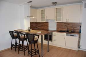 Stilvolle, modernisierte 2-Zimmer-Wohnung mit Balkon und EBK in Mainz