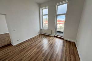 Traumhafte 4 Zimmer Wohnung mit Durchgangszimmer und großem Balkon am Martin Donandt Platz – Die vollständige Adresse der Immobilie erhältst du vom Anbieter., 27568 Mitte, Bremerhaven – Vorschaubild 4