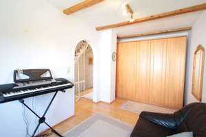 Sonniges Reihenhaus in absolut ruhiger Lage in Puchheim, 5 Zimmer+ Bad+ 2 WCs + Südbalkon+ Südgarten – 82178 Puchheim – Vorschaubild 22