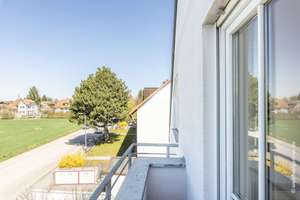 Bezugsfreie Dachgeschosswohnung mit schöner Wohnatmosphäre und TG-Einzelstellplatz – Die vollständige Adresse der Immobilie erhältst du vom Anbieter., 81829 Trudering-Riem (Ortsteil), München – Vorschaubild 5