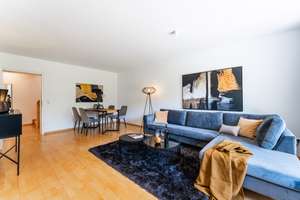 Freistehendes Einfamilienhaus mit Garten und Entwicklungspotenzial – Die vollständige Adresse der Immobilie erhältst du vom Anbieter., 81739 Waldperlach, München – Vorschaubild 3