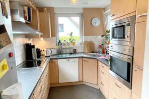 Großzügiges Reihenendhaus mit 7 Zimmern und 2 PKW  Stellplätze – Die vollständige Adresse der Immobilie erhältst du vom Anbieter., 70378 Hofen, Stuttgart – Vorschaubild 4