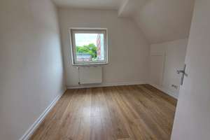 Einfamilienhaus für Handwerker/Firmen mit Garten in Jenfeld – Die vollständige Adresse der Immobilie erhältst du vom Anbieter., 22043 Jenfeld, Hamburg – Vorschaubild 3