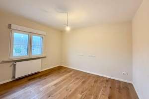 Traum für die große Familie: Modernes und bezugsfertiges Zweifamilienhaus mit 9 Zimmern und Garten – Die vollständige Adresse der Immobilie erhältst du vom Anbieter., 47198 Alt-Homberg, Duisburg – Vorschaubild 8