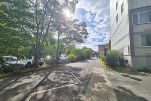Helle 4-Zimmer-Wohnung mit Loggia im Hochhaus – gepflegte Lage in Leverkusen-Wiesdorf – Die vollständige Adresse der Immobilie erhältst du vom Anbieter., 51373 Wiesdorf, Leverkusen – Vorschaubild 2