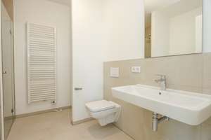 Exklusives Panorama: Moderne 3-Zimmer-Wohnung mit Loggia – Mahatma-Gandhi-Pl. 4, 81248 Freiham, München – Vorschaubild 6