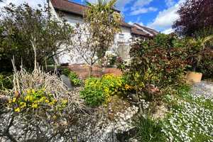 Ruhiges Wohnen - wunderschöner Garten mit Teich – Main-Taunus-Kreis – Vorschaubild 3