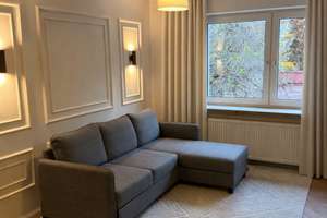 Stilvoll kernsanierte 2-Zimmer-Wohnung (vollmöbliert) – Kürnbergstraße 43, 81369 Mittersendling, München – Vorschaubild 1