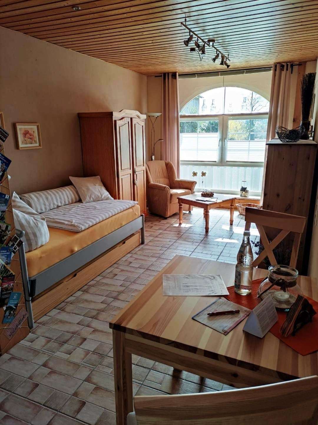 Immobilie in Lohmen - Mehrgenerationenhaus mit großem Garten und vielseitigen Nutzungsmöglichkeiten - Bild 3