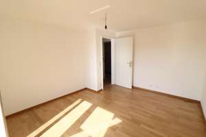 Freundliche Ergeschosswohnung mit separatem Bad und kleinem Garten – Schottstr. 20, 70192 Lenzhalde, Stuttgart – Vorschaubild 4