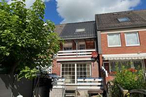Reihenmittelhaus mit neuem Dach, mit Keller und Garage – Die vollständige Adresse der Immobilie erhältst du vom Anbieter., 26954 Nordenham – Vorschaubild 2