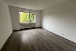 Wir suchen SIE -  3 Zi.- Whng. -  Wannenbad mit Fenster und Balkon - Duisburg – Graf-Bernadotte-Str. 15, 47228 Bergheim, Duisburg – Vorschaubild 5