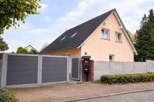 *Einfamilienhaus mit großem Grundstück, Pool und Entwicklungspotenzial – Nähe Muldestausee* – Die vollständige Adresse der Immobilie erhältst du vom Anbieter., 6774 Mühlbeck – Vorschaubild 1