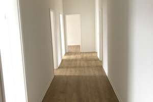 Frisch renovierte 4-Raumwohnung mit Balkon zu vermieten - auf Wunsch mit neuer Einbauküche! – zöllnerplatz 24, 9113 Schloßchemnitz, Chemnitz – Vorschaubild 6