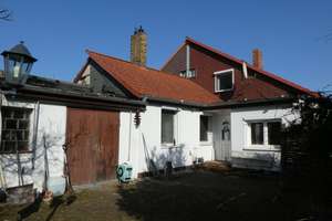 Großzügige Doppelhaushälfte mit umfangreichem Nebengelass in Bisdorf-Süd!