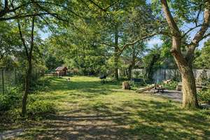 Familienhaus mit traumhaftem Garten und Top-Energieeffizienz – Die vollständige Adresse der Immobilie erhältst du vom Anbieter., 14165 Zehlendorf, Berlin – Vorschaubild 2