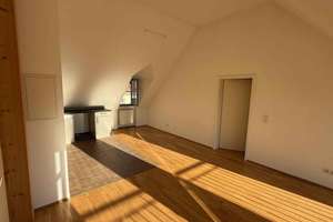 **Provisionsfrei**Wohnen zwischen Eisernem Steg und Arnulfplatz**Dachgeschoss im Altbau – Rehgäßchen 3, 93047 Innenstadt, Regensburg – Vorschaubild 11