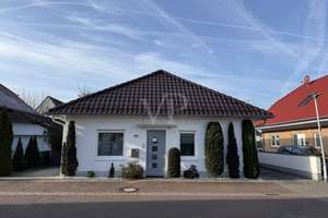 Neuwertiger Bungalow – Wohnkomfort auf einer Ebene – Die vollständige Adresse der Immobilie erhältst du vom Anbieter., 64839 Münster – Vorschaubild 2