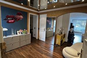 Außergewöhnliches Penthouse mit 3 Zimmern, Dachterrasse und Marmor-Bädern in München-Obermenzin