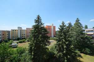 Hochwertig kernsanierte Eigentumswohnung mit Aufzug, Einbauküche und Balkon ins Grüne - mit TG-Platz – 90765 Ronhof, Kronach, Fürth – Vorschaubild 8