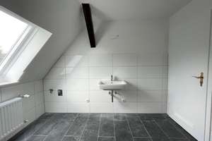 Nette Nachbarn inklusive - moderne 5-Zimmer-Dachgeschosswohnung in Braunschweig-Ölper! – Celler Heerstraße 37, 38114 Lehndorf-Watenbüttel, Braunschweig – Vorschaubild 3