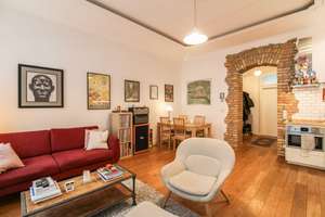 Moderne 2-Zi.-Altbauwohnung in Fhain mit Küche & Keller in ruhiger Nebenstraße (barrierefrei im EG) – Die vollständige Adresse der Immobilie erhältst du vom Anbieter., 10245 Friedrichshain, Berlin – Vorschaubild 1