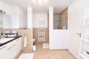 Moderne & helle 3-Zimmer-Wohnung mit Fernwärme / zwei Bäder / Energieklasse B / Nolte Einbauküche – Corkstrasse 22a, 51103 Kalk (Ortsteil), Köln – Vorschaubild 15