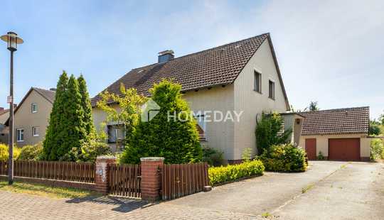 Bild von Solides Einfamilienhaus mit sechs Zimmern, Keller und großzügigem Grundstück