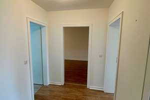 Attraktive Terrassenwohnung in zentraler Lage mit modernem und urbanem Ambiente – Barbarossastraße 26, 41061 Gladbach, Mönchengladbach – Vorschaubild 2