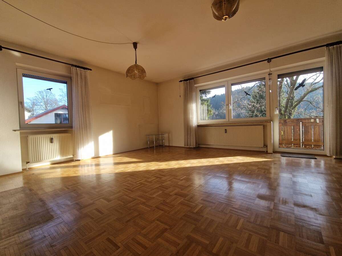 Immobilie in Warmensteinach - Wohnen wie im Urlaub!
Gemütlichkeit für die kleine Familie oder
Ihr Rückzugsort im Fichtelgebirge? - Bild 2