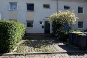 Viel Platz für Ihren Alltag: Modernisiertes Reihenmittelhaus in Potsdam – Ahornweg 31, 14476 Groß Glienicke, Potsdam – Vorschaubild 2