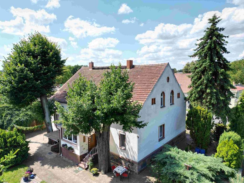Immobilie in Jüterbog - Jüterbog: Charmanter Altbau auf großem und schönem Grundstück - Bild 1