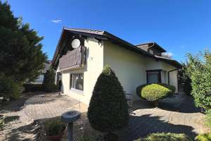 Wohnglück in Bretten! Vielseitiges Zweifamilienhaus mit tollem Garten und Doppelgarage in Bretten – Die vollständige Adresse der Immobilie erhältst du vom Anbieter., 75015 Bretten – Vorschaubild 4