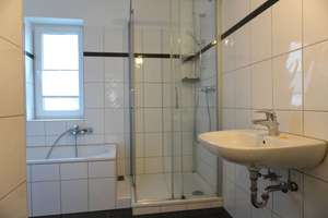 SCHÖNE SANIERTE ALTBAUWOHNUNG MIT EINBAUKÜCHE IM HERZEN VON DÜSSELDORF ELLER – 40229 Eller, Düsseldorf – Vorschaubild 11