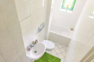 3-Raum-Wohnung in ruhiger Seitenstraße gelegen – Bahnstr. 43, 9116 Schönau, Chemnitz – Vorschaubild 3
