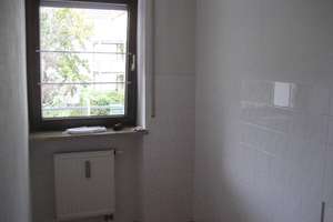 Stilvoll modernisiert: 2-Zimmer-Wohnung in Augsburg – Reichenbach str 18, 86169 Lechhausen-West, Augsburg – Vorschaubild 3