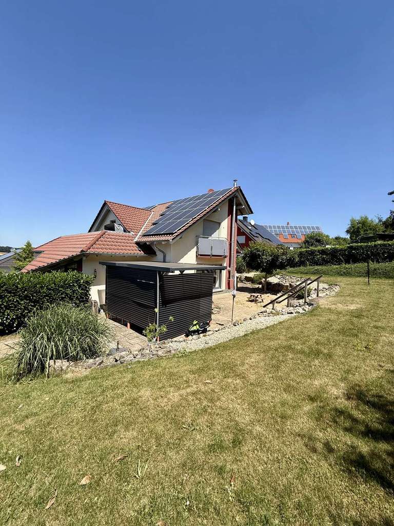 Immobilie in Hofbieber - Exklusives Wohnen in bester Lage von Hofbieber – EFH mit Einliegerwohnung & Photovoltaik - Bild 4