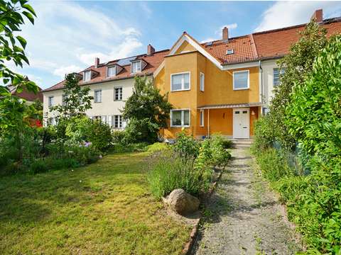 Ein Kostbarer Rohdiamant Im Fliegerviertel