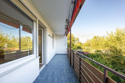 Frisch saniertes Apartment mit Traumbalkon und Blick Richtung Sonne. Jetzt Anfragen!