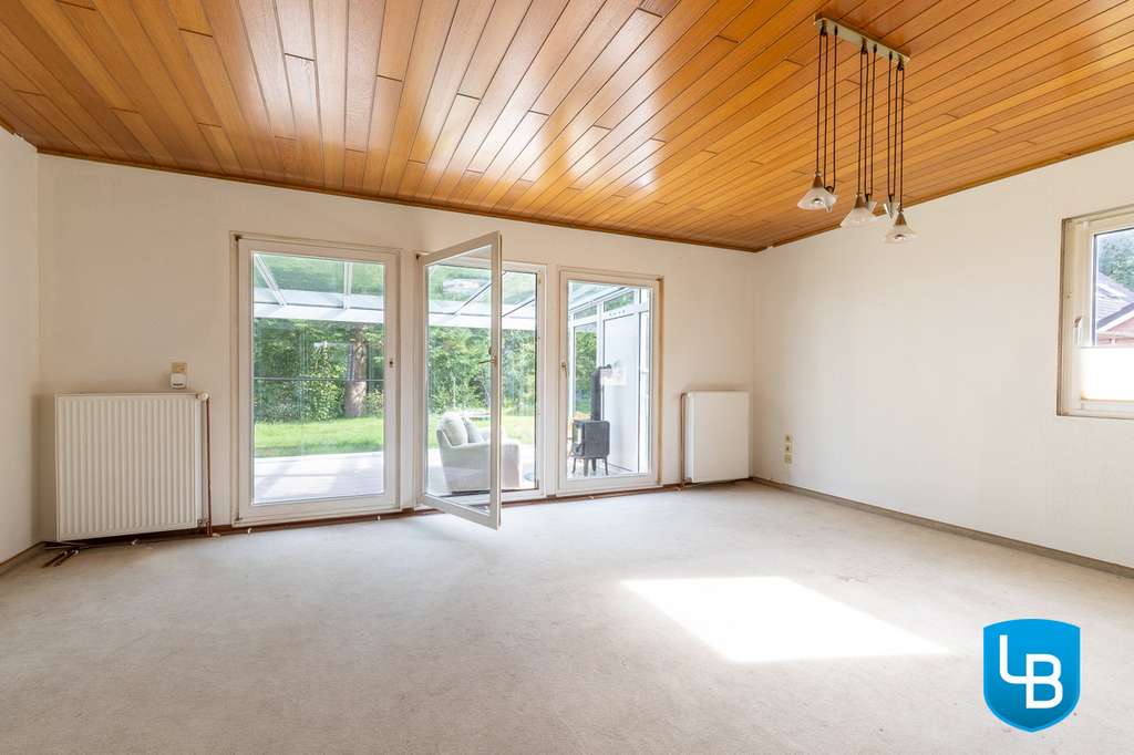 Immobilie in Dersau - Charmantes Familienhaus mit Wintergarten, Sauna und großem Hanggrundstück in Dersau - Bild 3