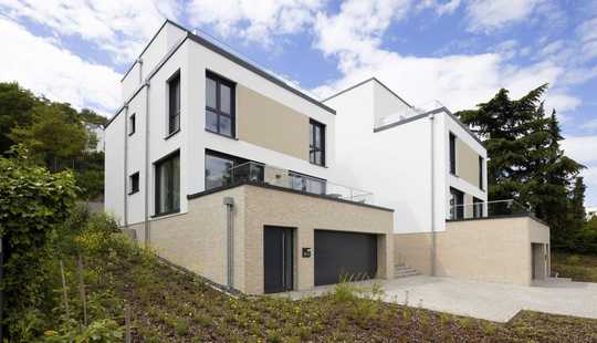 Bild von Moderne Stadtvilla mit Weitblick und erstklassiger Ausstattung in Mainz-Laubenheim!