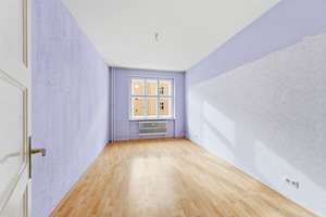 Bezugsfreie 2,5 Zimmer mit Balkon in denkmalgeschütztem Ensemble – Die vollständige Adresse der Immobilie erhältst du vom Anbieter., 12159 Schöneberg, Berlin – Vorschaubild 2