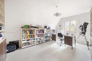 Charmantes Anwesen mit parkähnlichem Grundstück und Entwicklungspotential – Die vollständige Adresse der Immobilie erhältst du vom Anbieter., 22529 Lokstedt, Hamburg – Vorschaubild 13