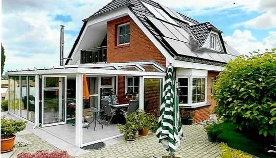 Bild von EFH/3 Garagen/gr. Außenpool/Solarthermie/PV-Anlage/Kaminofen/Grdst. 1765 m² in Rolofshagen