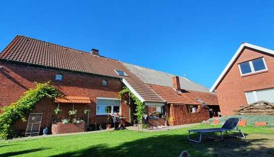 Bild von Herrliche Lage! Resthof in Kanallage mit 1,5Ha Weide und Gästehaus